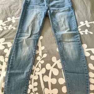 Mudd Junior’s Light Blue Skinny Jeans Size 11